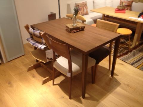 FB DINING TABLE